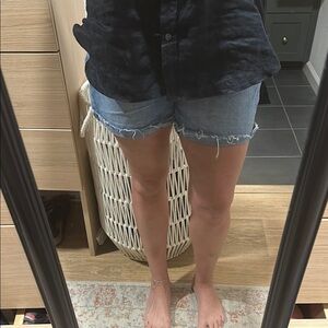 GAP 5” GIRLFRIEND SHORT Mid-Rise